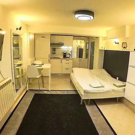 Studio With Courtyard Just Steps Away Vitosha Str Σόφια Εξωτερικό φωτογραφία