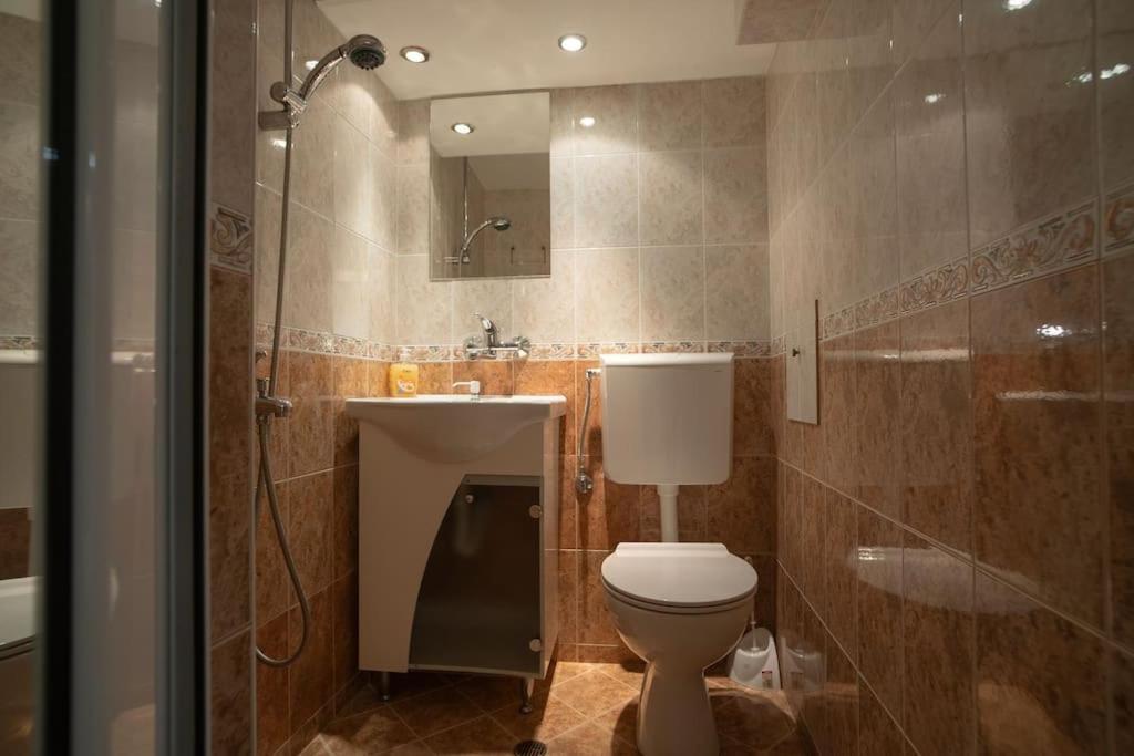 Studio With Courtyard Just Steps Away Vitosha Str Σόφια Εξωτερικό φωτογραφία