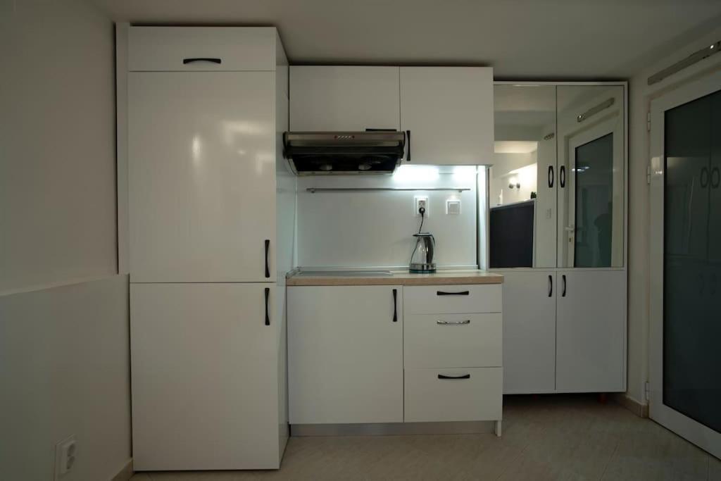 Studio With Courtyard Just Steps Away Vitosha Str Σόφια Εξωτερικό φωτογραφία